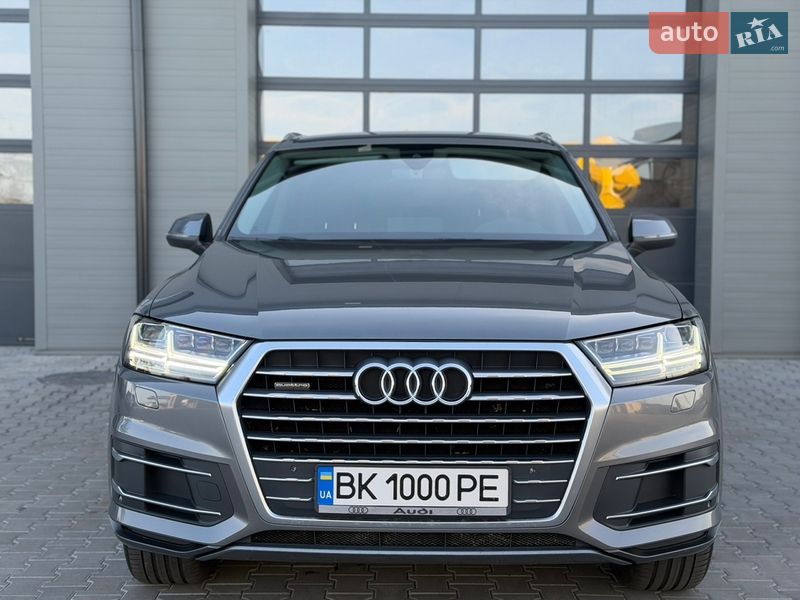 Позашляховик / Кросовер Audi Q7 2016 в Сарнах