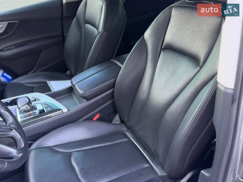 Позашляховик / Кросовер Audi Q7 2016 в Сарнах