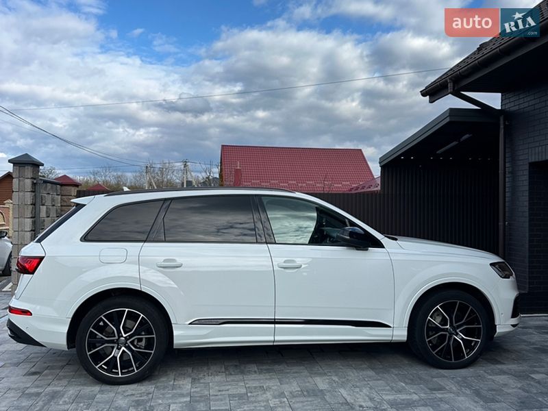 Позашляховик / Кросовер Audi Q7 2019 в Луцьку