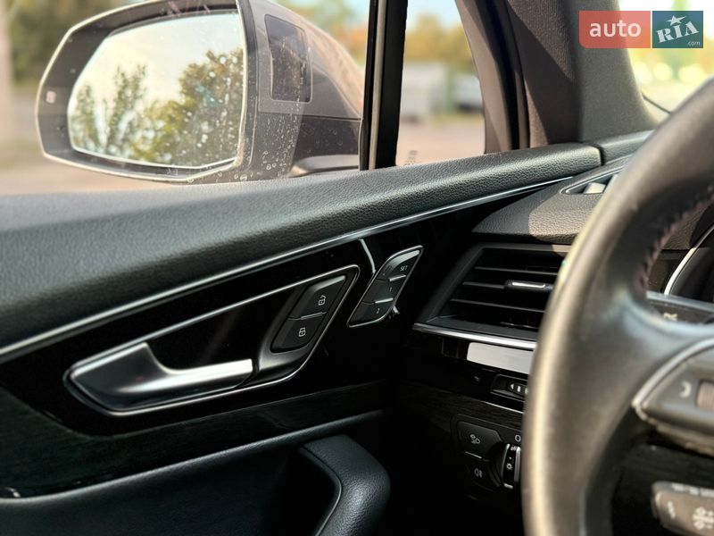 Позашляховик / Кросовер Audi Q7 2017 в Харкові