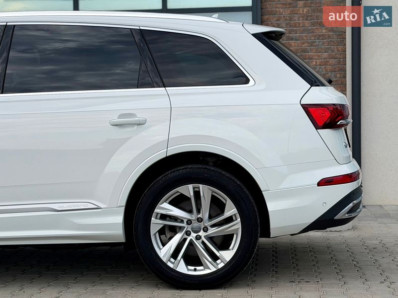 Внедорожник / Кроссовер Audi Q7 2019 в Тернополе