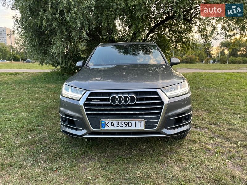 Позашляховик / Кросовер Audi Q7 2017 в Коростишеві