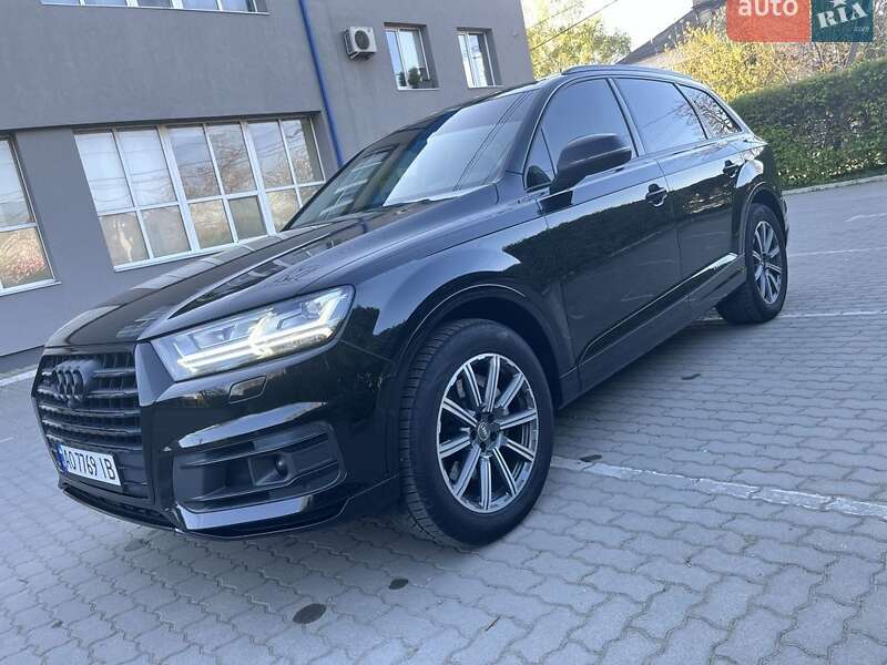 Позашляховик / Кросовер Audi Q7 2016 в Виноградові