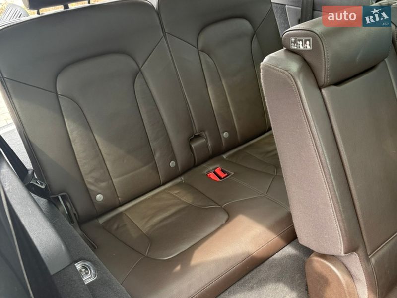 Позашляховик / Кросовер Audi Q7 2015 в Самборі