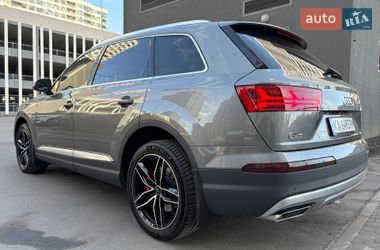 Внедорожник / Кроссовер Audi Q7 2016 в Киеве