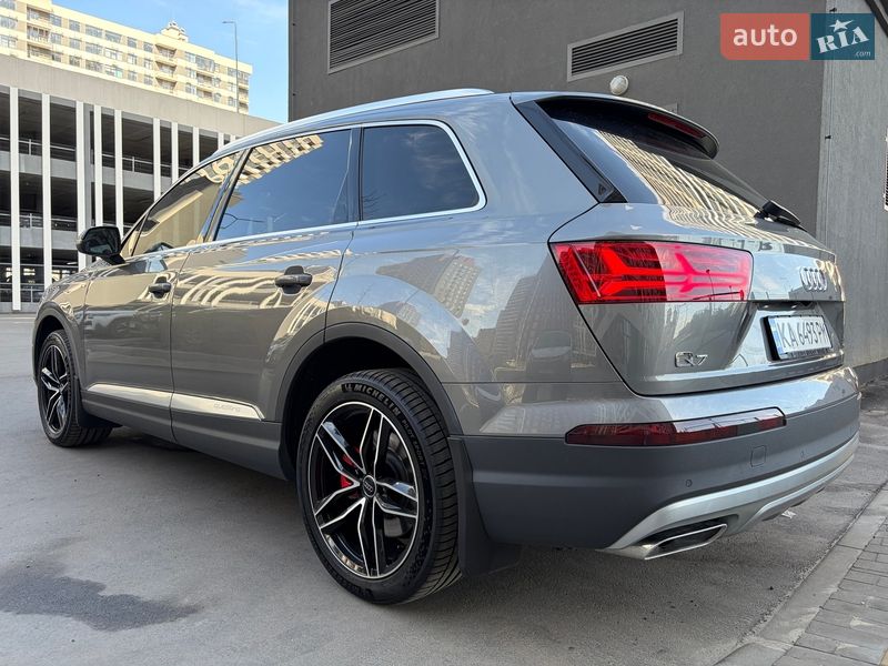 Внедорожник / Кроссовер Audi Q7 2016 в Киеве