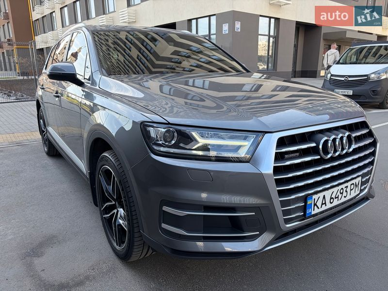 Внедорожник / Кроссовер Audi Q7 2016 в Киеве