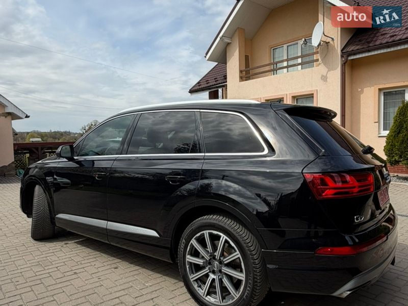 Внедорожник / Кроссовер Audi Q7 2016 в Дубно