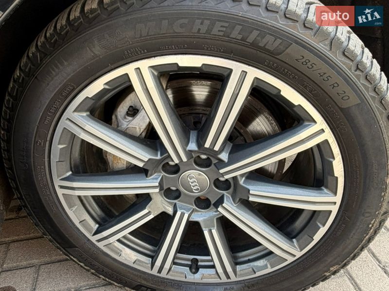 Внедорожник / Кроссовер Audi Q7 2016 в Дубно