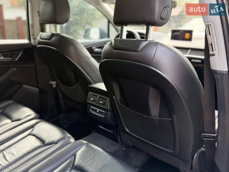 Внедорожник / Кроссовер Audi Q7 2016 в Дубно