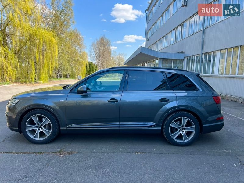Внедорожник / Кроссовер Audi Q7 2016 в Умани