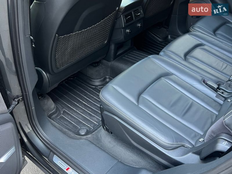 Внедорожник / Кроссовер Audi Q7 2016 в Умани