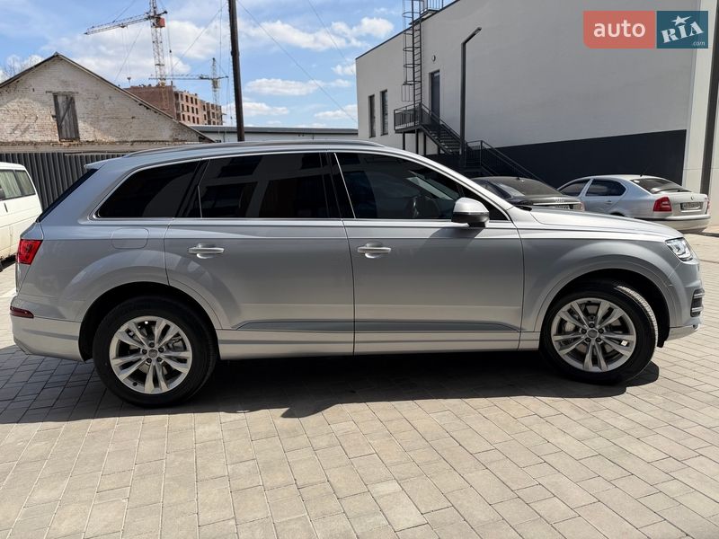 Позашляховик / Кросовер Audi Q7 2017 в Вінниці