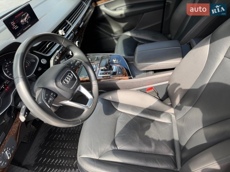 Позашляховик / Кросовер Audi Q7 2017 в Вінниці