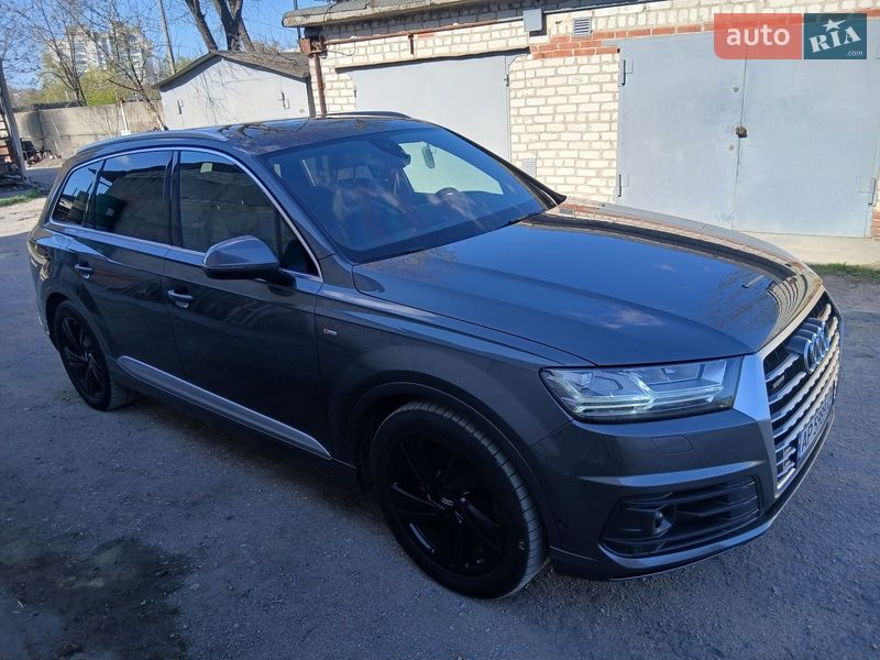 Позашляховик / Кросовер Audi Q7 2019 в Запоріжжі