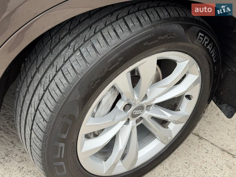 Позашляховик / Кросовер Audi Q7 2017 в Києві