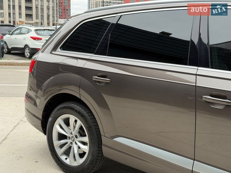 Позашляховик / Кросовер Audi Q7 2017 в Києві