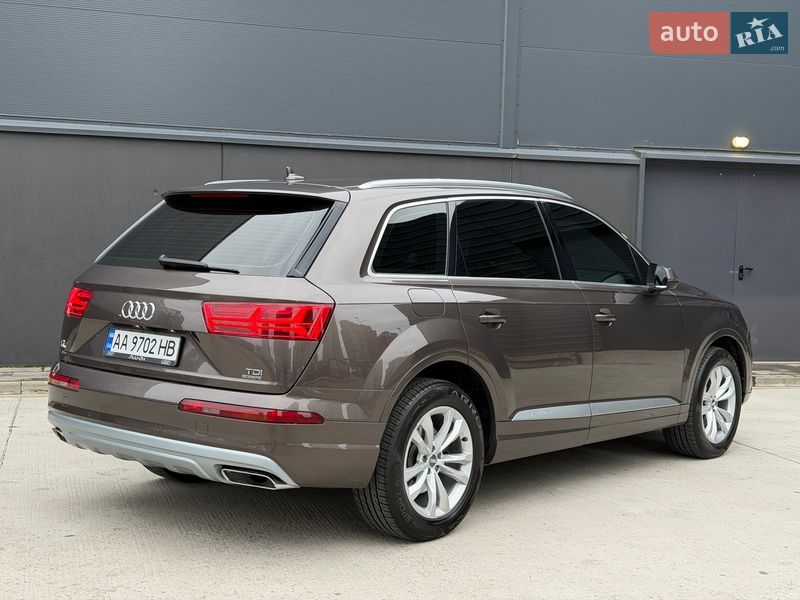 Позашляховик / Кросовер Audi Q7 2017 в Києві