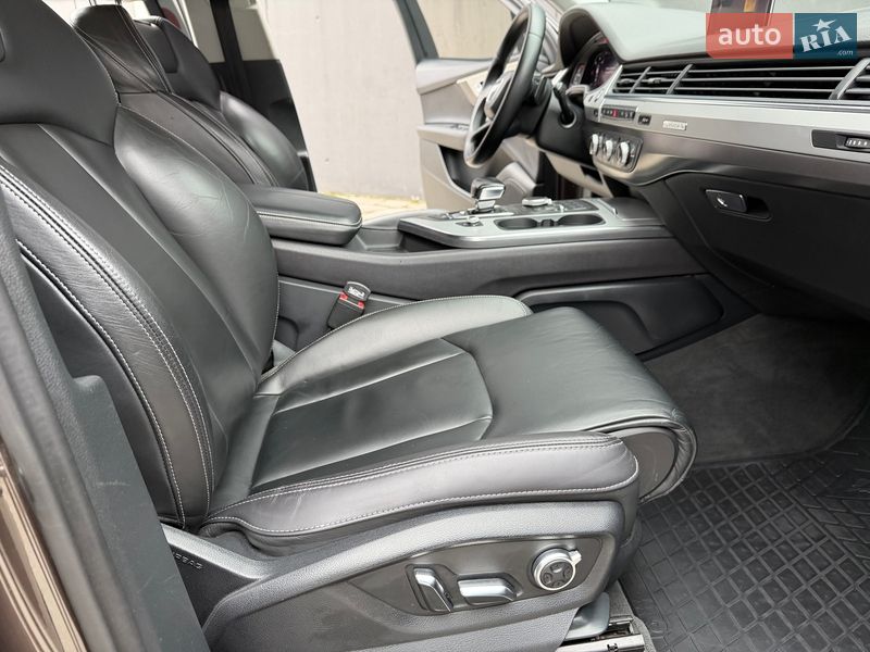 Позашляховик / Кросовер Audi Q7 2017 в Києві