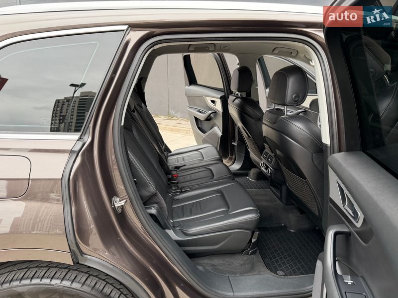 Позашляховик / Кросовер Audi Q7 2017 в Києві