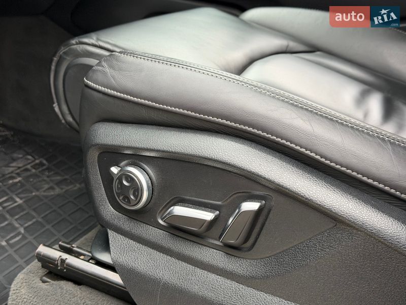 Позашляховик / Кросовер Audi Q7 2017 в Києві