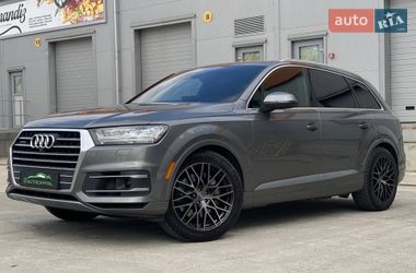 Позашляховик / Кросовер Audi Q7 2017 в Києві