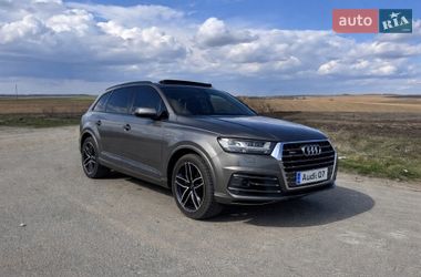 Внедорожник / Кроссовер Audi Q7 2017 в Дунаевцах
