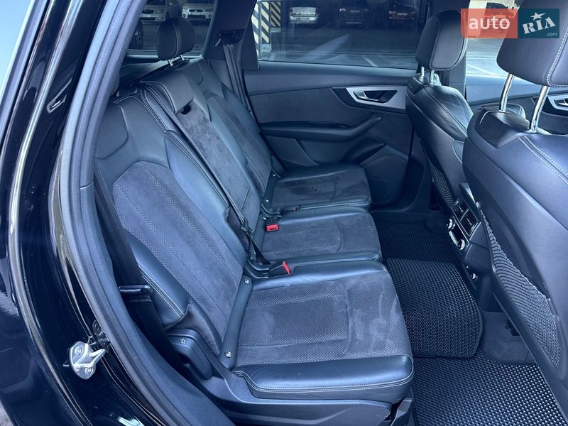 Позашляховик / Кросовер Audi Q7 2017 в Києві