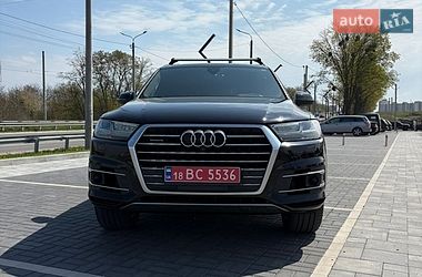 Внедорожник / Кроссовер Audi Q7 2017 в Ровно