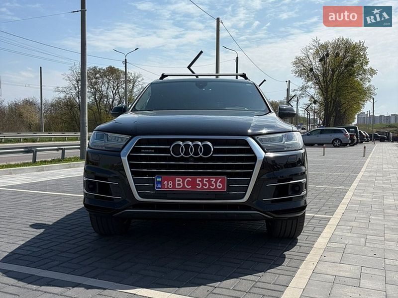 Внедорожник / Кроссовер Audi Q7 2017 в Ровно