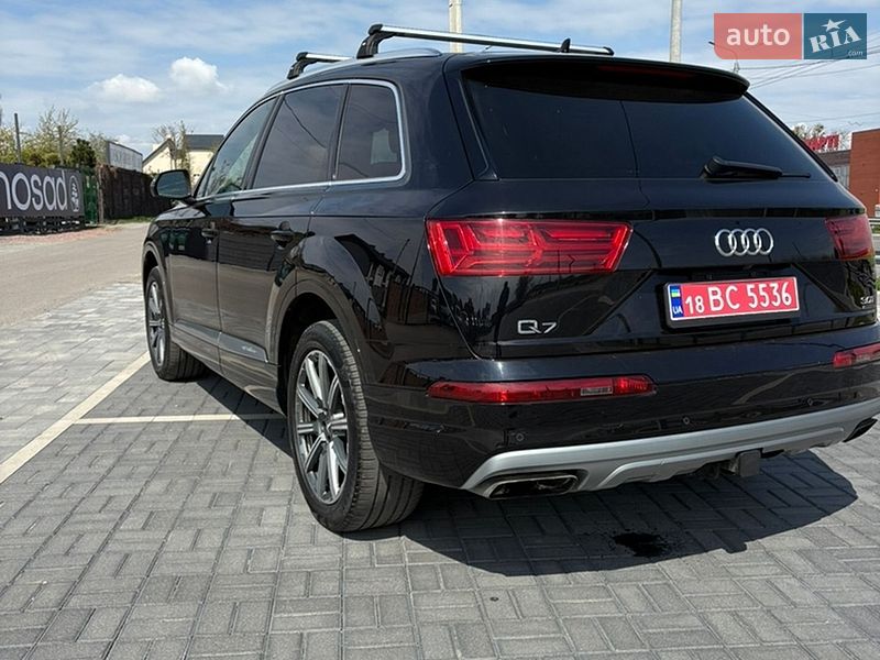 Внедорожник / Кроссовер Audi Q7 2017 в Ровно