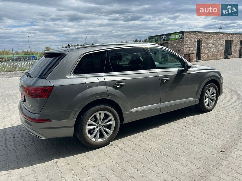 Внедорожник / Кроссовер Audi Q7 2016 в Днепре