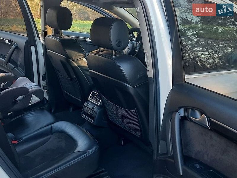 Позашляховик / Кросовер Audi Q7 2012 в Житомирі
