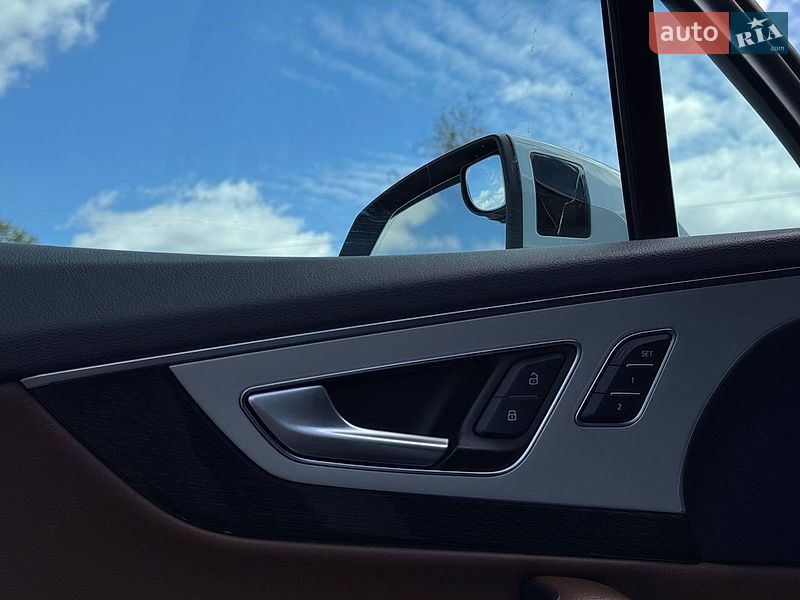 Внедорожник / Кроссовер Audi Q7 2016 в Ровно