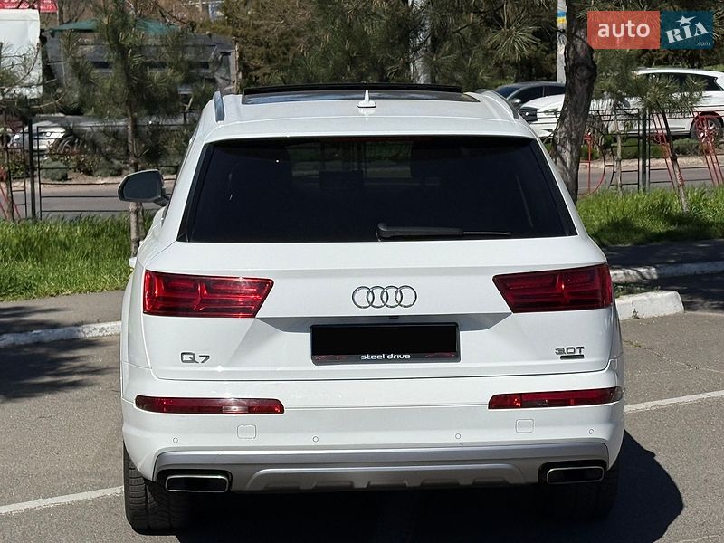 Внедорожник / Кроссовер Audi Q7 2017 в Одессе