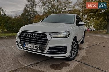 Позашляховик / Кросовер Audi Q7 2017 в Дублянах