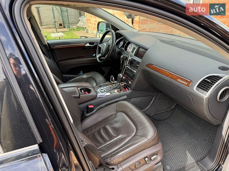 Внедорожник / Кроссовер Audi Q7 2011 в Корсуне-Шевченковском