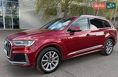 Внедорожник / Кроссовер Audi Q7 2020 в Киеве