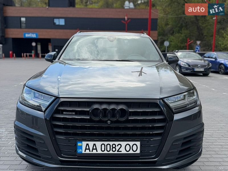 Позашляховик / Кросовер Audi Q7 2017 в Києві