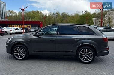 Позашляховик / Кросовер Audi Q7 2017 в Києві