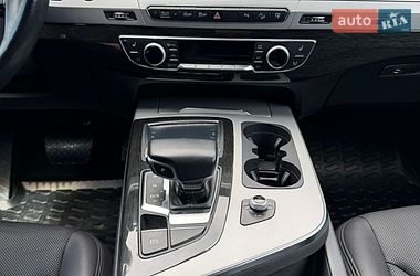 Позашляховик / Кросовер Audi Q7 2017 в Києві