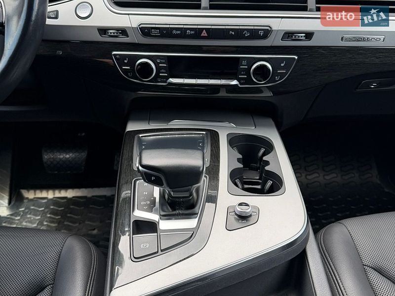 Позашляховик / Кросовер Audi Q7 2017 в Києві