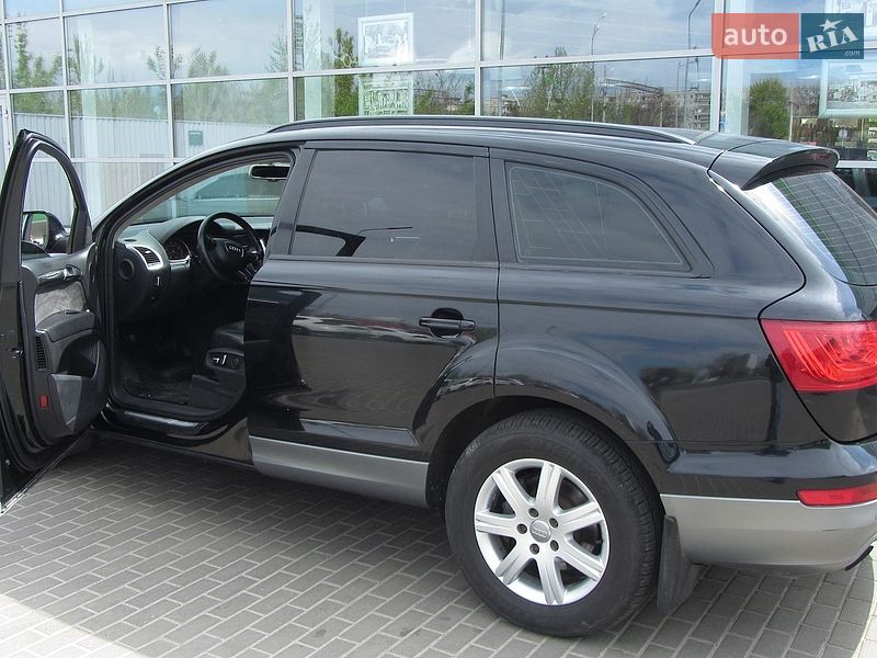 Позашляховик / Кросовер Audi Q7 2012 в Києві