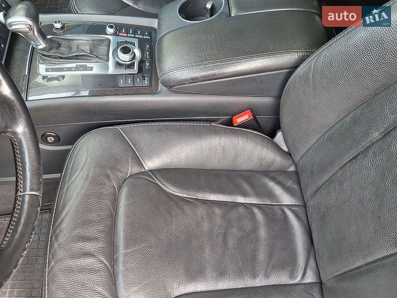 Позашляховик / Кросовер Audi Q7 2012 в Києві