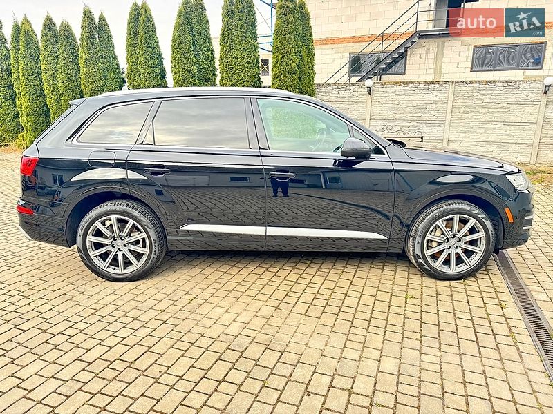 Позашляховик / Кросовер Audi Q7 2018 в Нововолинську