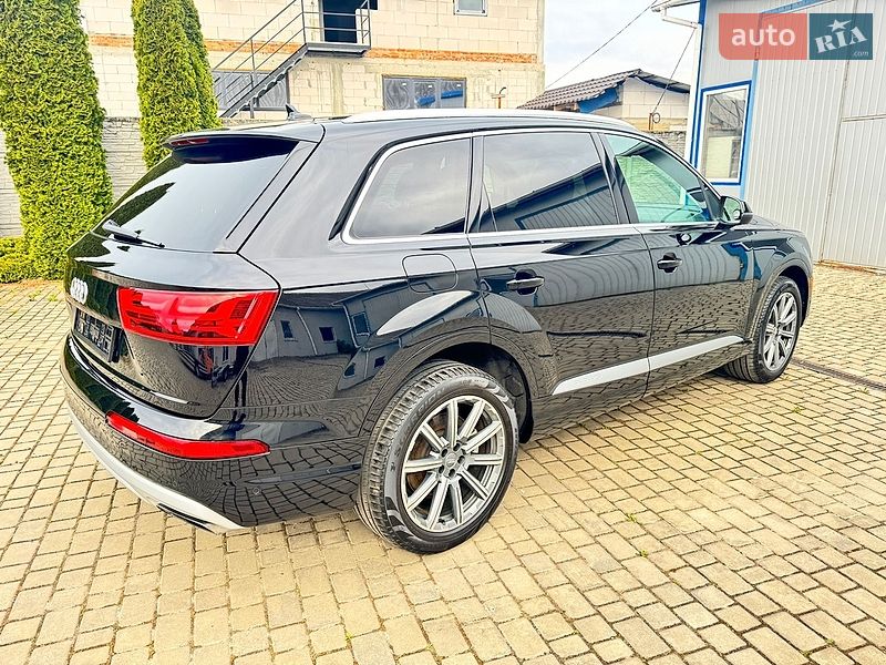 Позашляховик / Кросовер Audi Q7 2018 в Нововолинську