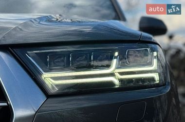 Внедорожник / Кроссовер Audi Q7 2017 в Дрогобыче