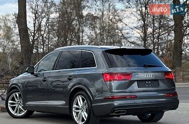 Внедорожник / Кроссовер Audi Q7 2017 в Дрогобыче