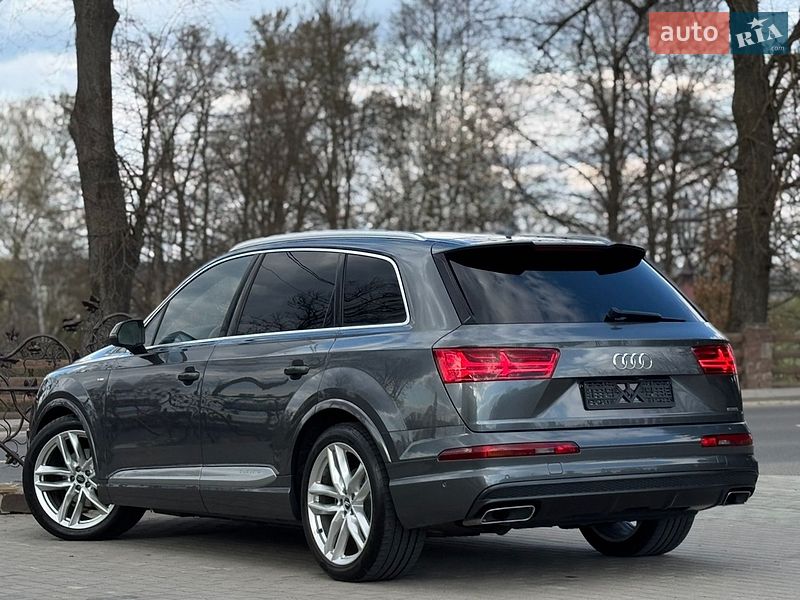 Внедорожник / Кроссовер Audi Q7 2017 в Дрогобыче