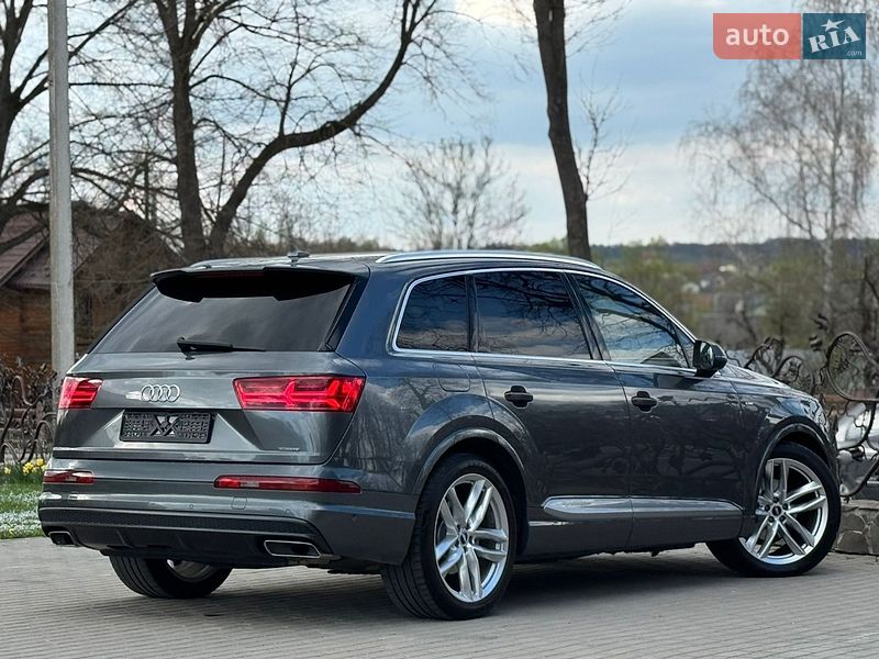 Внедорожник / Кроссовер Audi Q7 2017 в Дрогобыче